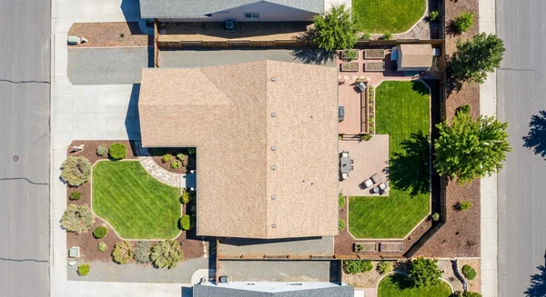 Medium lawn